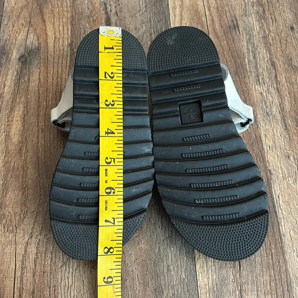 Dr. Martens White Vossie J Sandals *flawed*